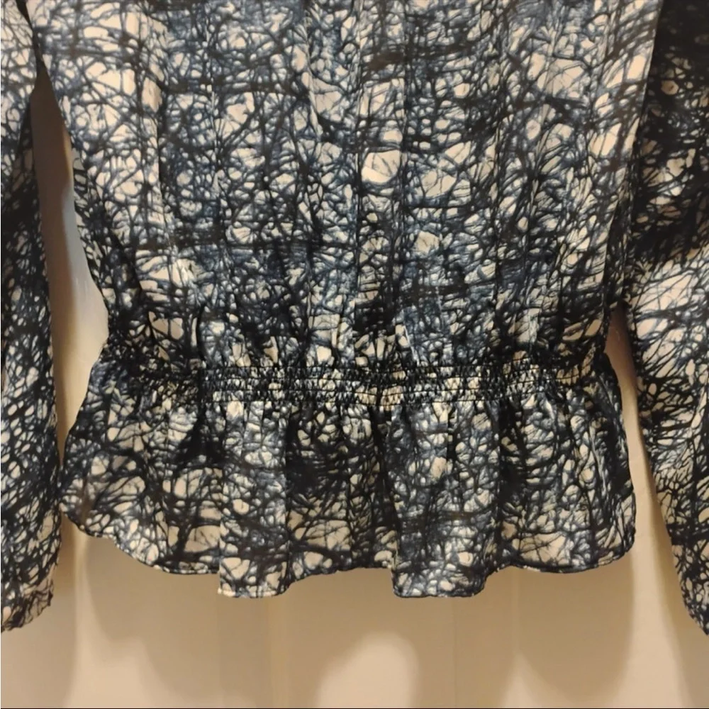 Michael Kors Long Sleeve Abstract Print Blue and White Blouse Size L